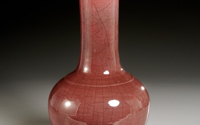 Chinese porcelain peach bloom crackleware vase