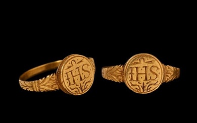 Elizabethan Period Gold Ring with IHS Monogram