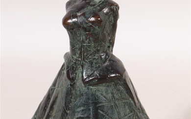 Eric Claus (1936-), vervaardigd door, getiteld: Colombina, bronzen sculptuur