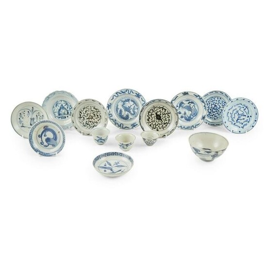 GROUP OF FOURTEEN BLUE AND WHITE WARES MING TO QING