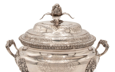 Grande zuppiera in argento, Londra 1755