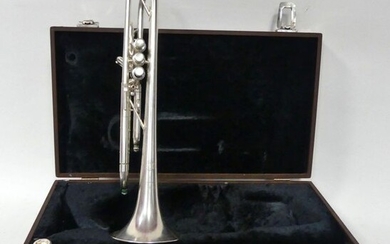 Henri SELMER, C700 TRUMPET in silver plated metal. In its case.