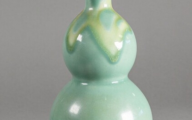 JAPON - XXe siècle Vase double gourde vert... - Lot 42 - De Baecque et Associés