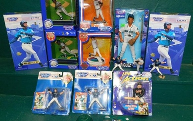 Lot Baseball Figurines