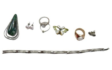 Lot Silberschmuck, dabei Ringe, Broschen, etc. sowie 1 Boccia Titanium Armband