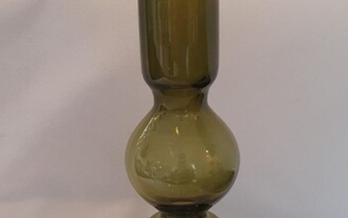 SOLD. Nanny Still: "Pompadour" vase of green and clear glas. Made by hos Riihimäen Lasi. – Bruun Rasmussen Auctioneers of Fine Art