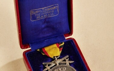 Orden & Ehrenzeichen Deutschland - Reuß : Croix d'honneur de la principauté de Reuß, médaille...