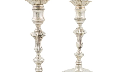 Paire de chandeliers en argent de George III, par William Bennett, Londres 1807, dans la...