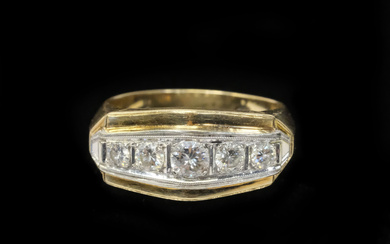 RING, 14K GOLD WITH FIVE DIAMONDS, APPROX 0,49CT.