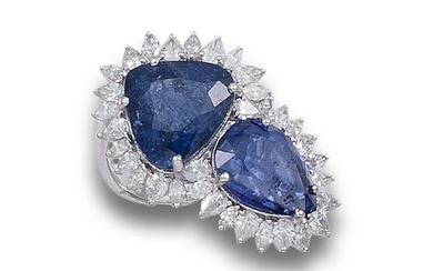 Ring RING OF NATURAL SAPPHIRES AND DIAMONDS, IN WHITE GOLD