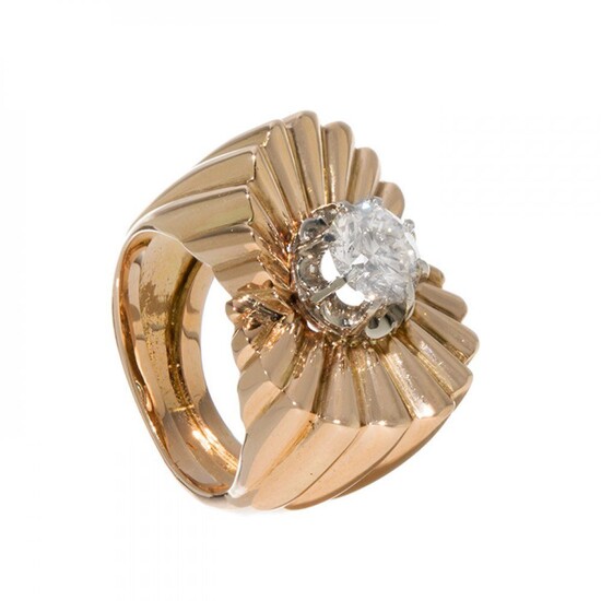 Ring chevalier in 18Kts yellow gold and brilliant of 1cts.