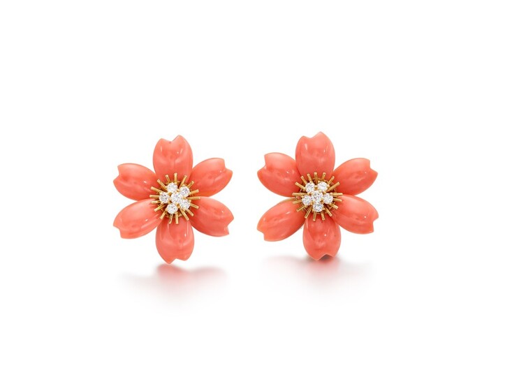 'Rose de Noël' Pair of Coral and Diamond Ear Clips | 梵克雅寶 | 'Rose de Noël' 珊瑚 配 鑽石耳夾一對, Van Cleef & Arpels