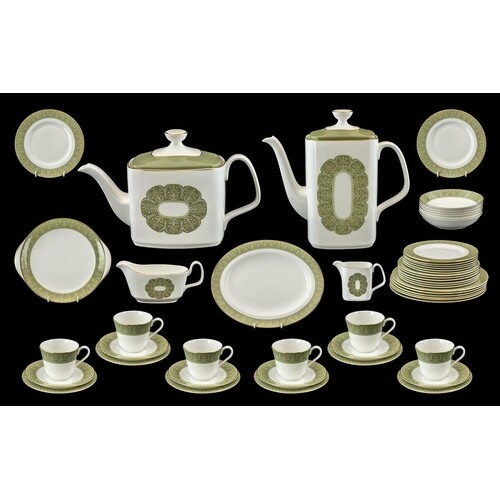 Royal Doulton 'Sonnet' Dinner/Tea Service Pattern No. H5012....