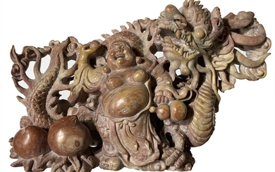 Scultura di Buddha della Felicità con dragone, frutti e nuvole, Cina, XX...