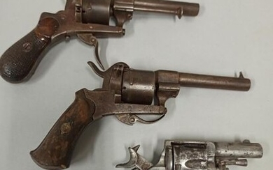 Set of 2 pinfire pistols and 1 revolver in calibre 320.