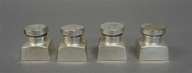 Set of Four Fisher George Washington Reproduction Sterling Salt and Pepper Shakers, 5.5 oz