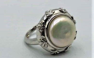 Sterling Silver Ring with Large Pearl Center, Size 8.25