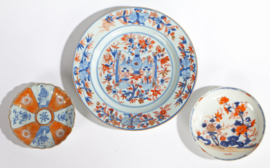 THREE CHINESE PORCELAIN PLATES, QING DYNASTY.