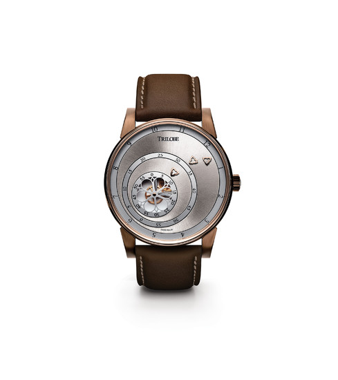 TRILOBE “LES MATINAUX” ONLY WATCH EDITION 2019 Trilobe reveals its bronze edition that compresses life challenges into prose from René Char engraved at the back. A conceptual reversal, featuring the X-Centric Module, with three rotating rings: the...