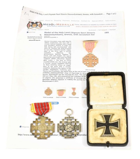 Two Medals of the Holy Land Pilgrims Jerusalem Cross of Honour