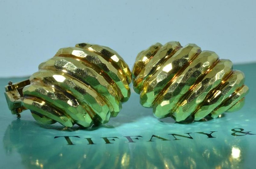 Tiffany & Company Clip on Earrings in Yellow Gold