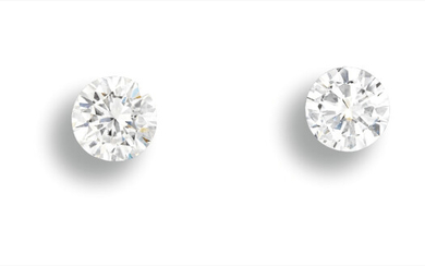 Two Unmounted Diamonds, 1.01克拉 H/VVS2 及 1.00克拉 E/VVS1 圓形鑽石1.01克拉 H/VVS2 及 1.00克拉 E/VVS1 圓形鑽石