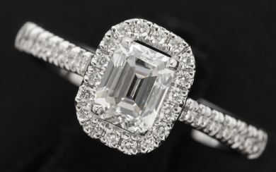 beautiful ring in white gold (18 carat)
