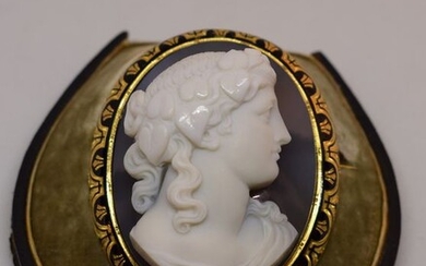 18 kt. Gold - Cameo brooch hard stone agate, 19th century