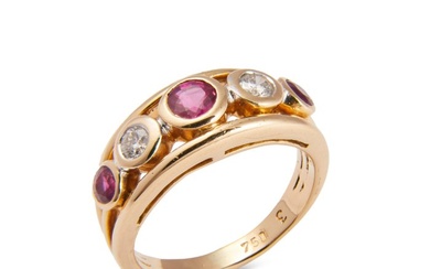 18 kt. Gold, Yellow gold - Ring - 1.00 ct Ruby - Diamonds