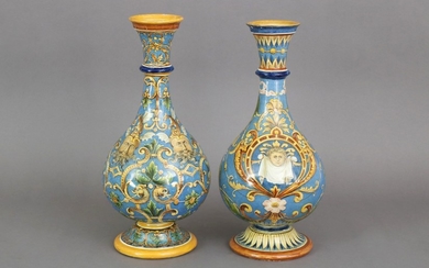 2 Historismus Majolika Vasen, wohl Florenz um 1900