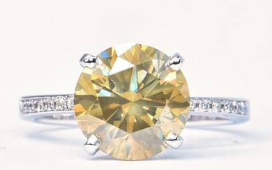 4.18 ct IGI Natural Intense Greenish Yellow Brown - 14 kt. White gold - Ring - 4.04 ct Diamond - Diamonds, No Reserve Price