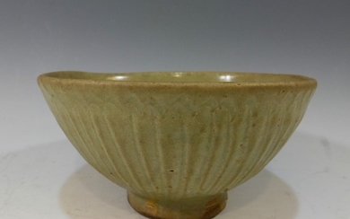 CHINESE ANTIQUE LONGQUAN LOTUS BOWL - SONG DYNASTY