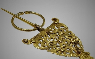Rare 22 karat Gold North African Fibula