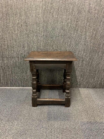 A 17th/early 18th century oak joint stool, 46 x 29 x 51cm.