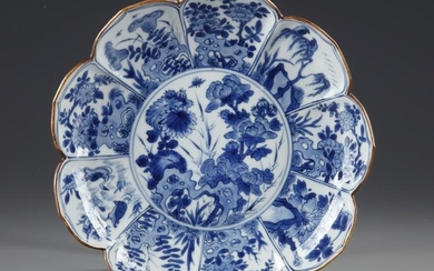 A CHINESE BLUE AND WHITE 'LOTUS' DISHE, KANGXI PERIOD
