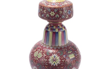 A CHINESE FAMILLE ROSE FLOWERS PORCELAIN BUMPA VASE