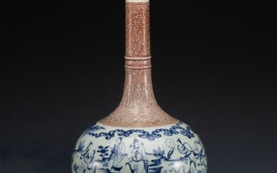 A CHINESE UNDERGLAZE BLUE AND COPPER RED BOTTLE VASE