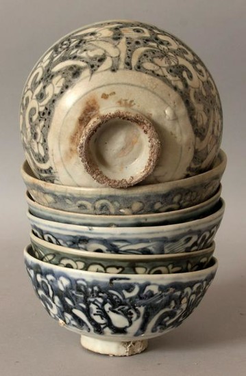 A GROUP OF SIX CHINESE LATE MING BLUE & WHITE SHIPWRECK