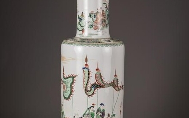 A LARGE CHINESE FAMILLE VERTE ROULEAU VASE, QING DYANST