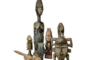 A LOT OF AFRICAN WOODEN ITEMS