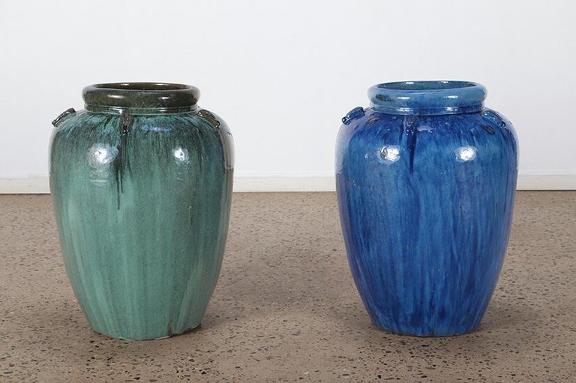 A LOT OF TWO GLAZED POTS.
