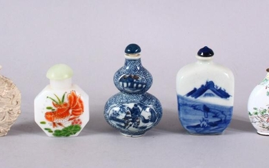 A MIXED LOT OF 5 CHINESE SNUFF BOTTLES, two blue &