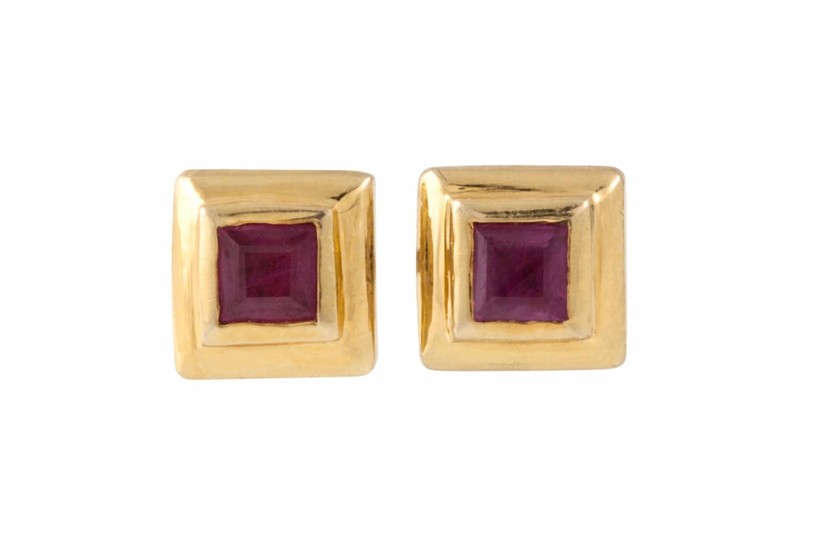 A PAIR OF RUBY EARRINGS, princess cut in 18ct yellow gold