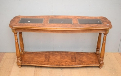 A WALNUT VENEERED TWO TIER CONSOLE WITH GLASS INSET (H70 X W136 X D41 CM) (LEONARD JOEL DELIVERY SIZE: MEDIUM)