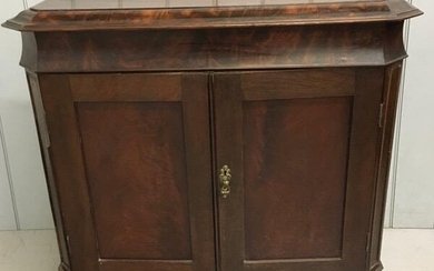 A mahogany, flip-top buffet dresser. No key present. Dimensions(cm)...
