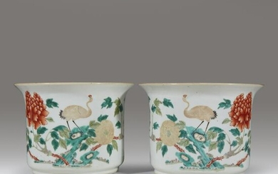 A pair of Chinese enameled porcelain jardinières, Late