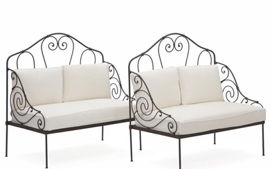 SOLD. A pair of Italian iron garden settees. Including cushions. 20th century. L. 120 cm. (2). – Bruun Rasmussen Auctioneers of Fine Art