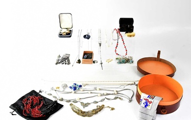 A quantity of costume jewellery, military badges and other collectibles...