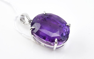 AN AMETHYST PENDANT IN 18CT WHITE GOLD