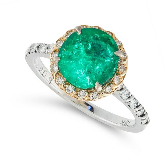 AN EMERALD AND DIAMOND CLUSTER RING in 18ct white gold